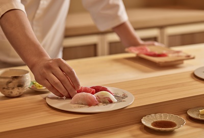 400x270241210 Sushi Kanesaka (2)-crop1.jpg